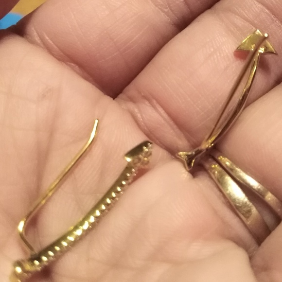 Arrow 14kt over sterling silver ear climber - Picture 3 of 3